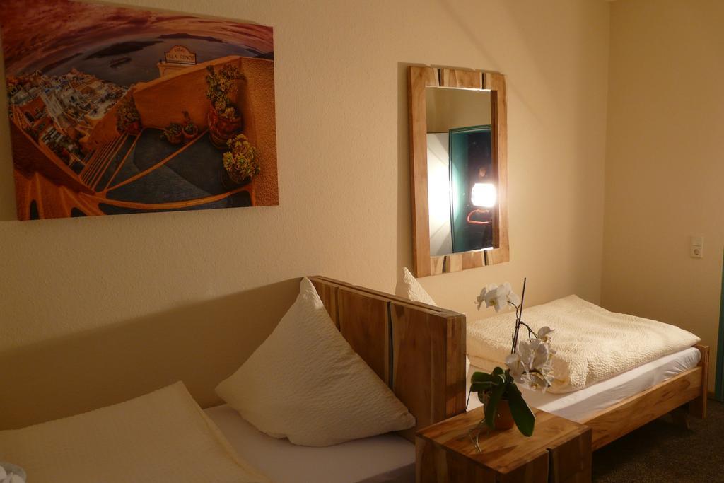 Hotel Kreuzbruchhof Burg Stargard Buitenkant foto